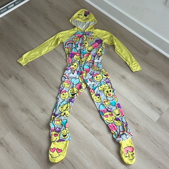 Justice pjs - Picture 1 of 4